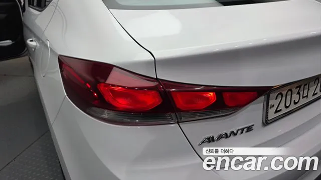 Hyundai Avante — фото 23