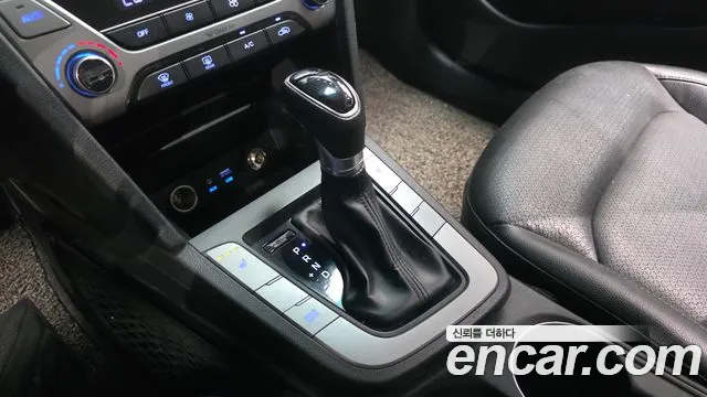 Hyundai Avante — фото 9