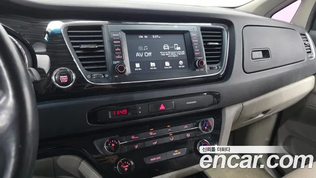 Kia Carnival — фото 13