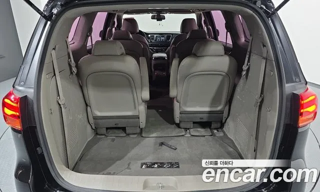 Kia Carnival — фото 19