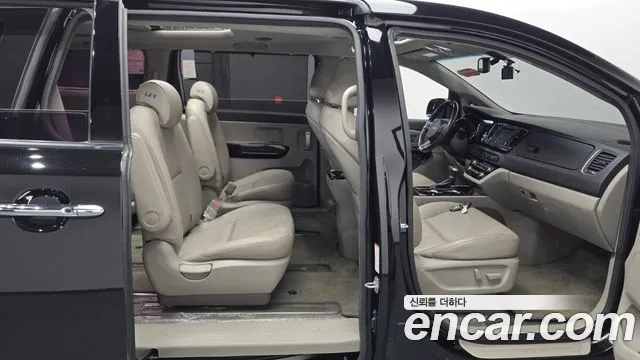 Kia Carnival — фото 26