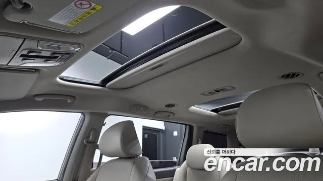 Kia Carnival — фото 27