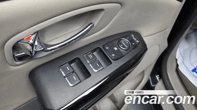 Kia Carnival — фото 30