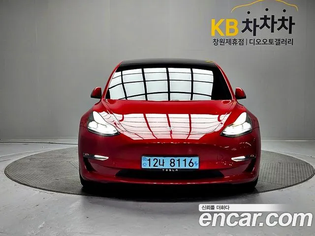 Tesla Model 3 — фото 1