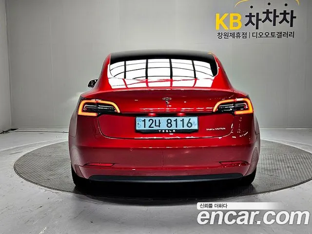 Tesla Model 3 — фото 5