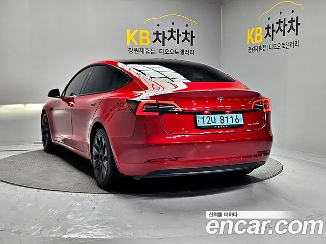 Tesla Model 3 — фото 6