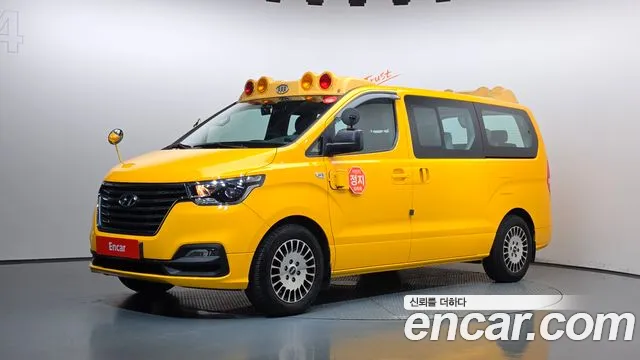 Hyundai Starex — фото 1