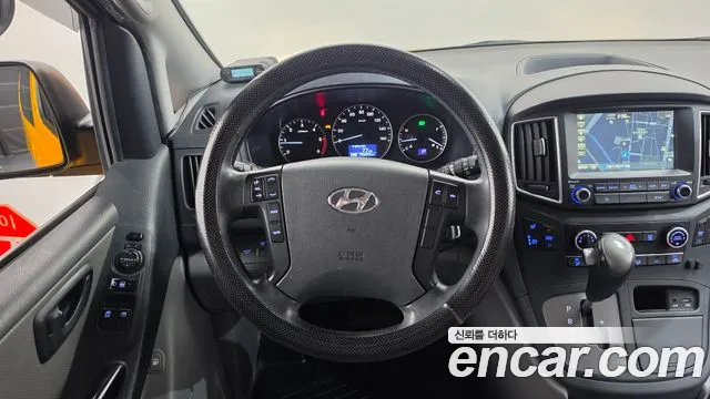 Hyundai Starex — фото 13