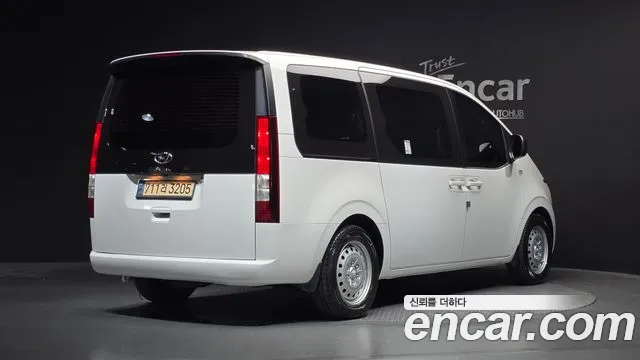 Hyundai Staria — фото 1