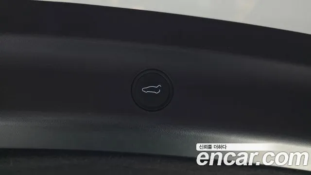 Tesla Model Y — фото 17
