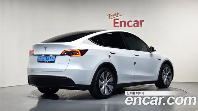 Tesla Model Y — фото 2