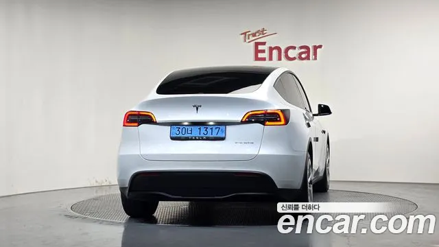 Tesla Model Y — фото 4