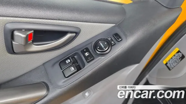 Hyundai Starex — фото 19