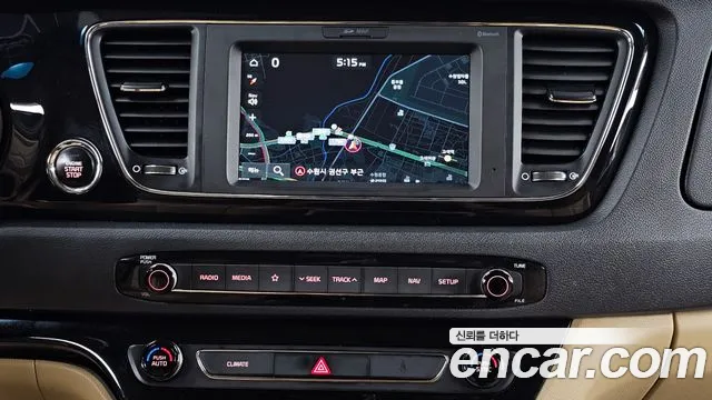 Kia Carnival — фото 14