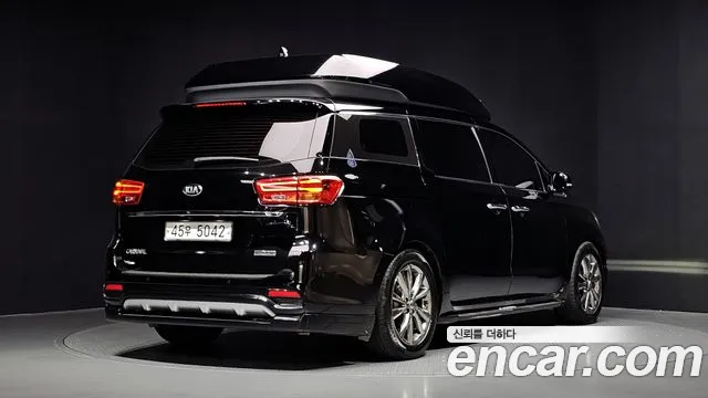Kia Carnival — фото 2