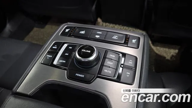 Hyundai Genesis — фото 36