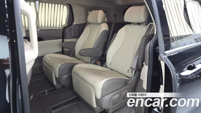 Kia Carnival — фото 12