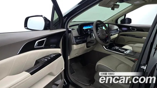 Kia Carnival — фото 10