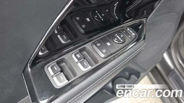 Kia Niro — фото 30