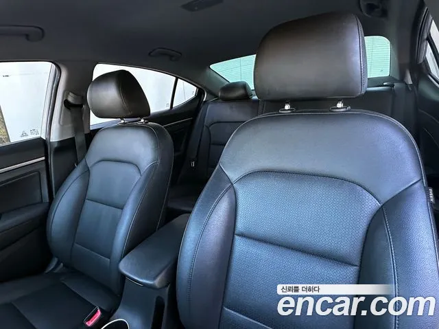 Hyundai Avante — фото 10