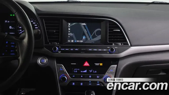 Hyundai Avante — фото 14