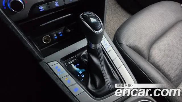 Hyundai Avante — фото 9