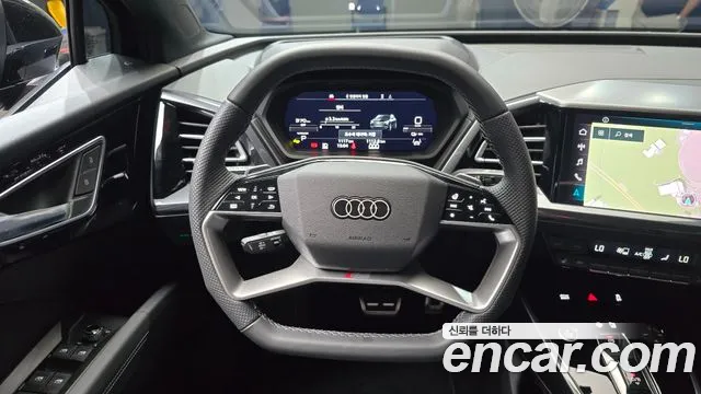 Audi Q4 e-tron — фото 12
