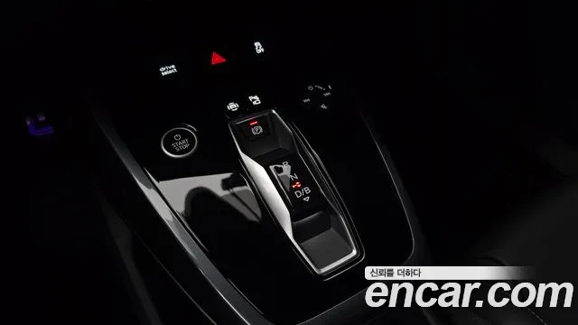 Audi Q4 e-tron — фото 9