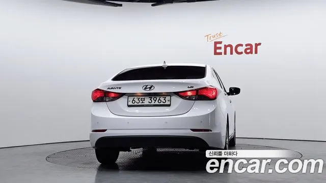 Hyundai Avante — фото 4