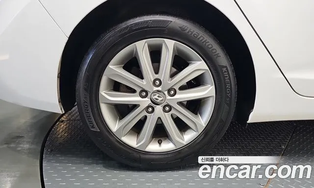 Hyundai Avante — фото 5