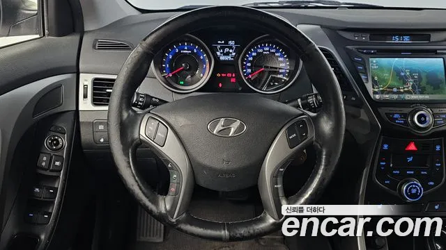 Hyundai Avante — фото 13
