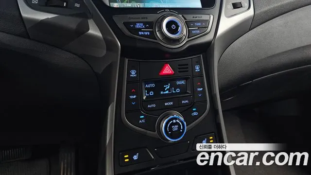 Hyundai Avante — фото 17