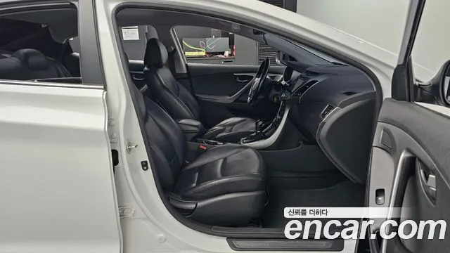 Hyundai Avante — фото 26