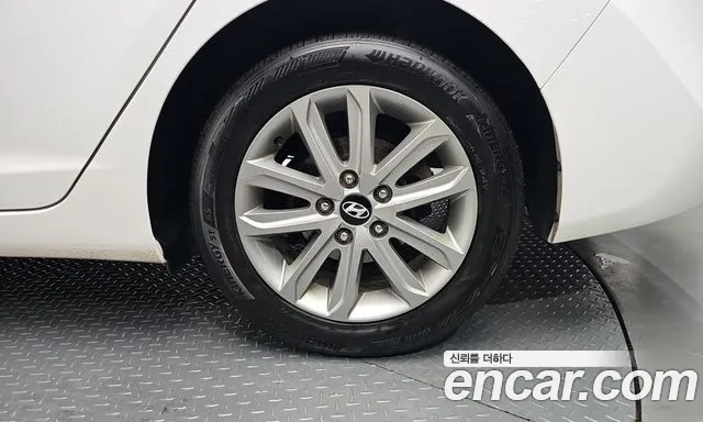 Hyundai Avante — фото 31