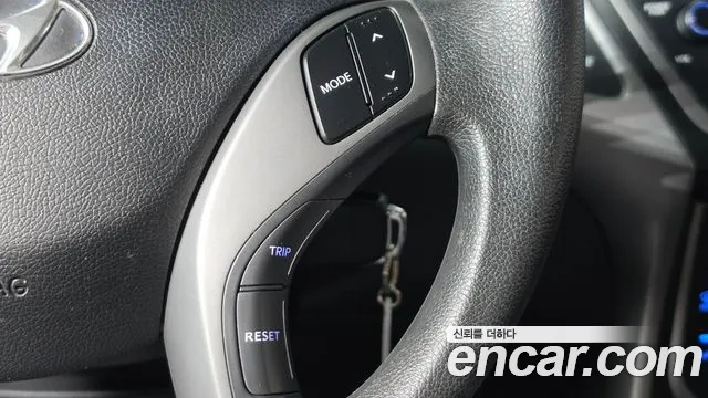 Hyundai Avante — фото 15