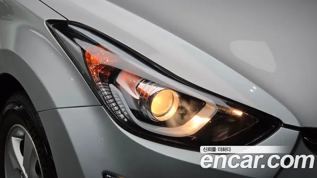 Hyundai Avante — фото 22