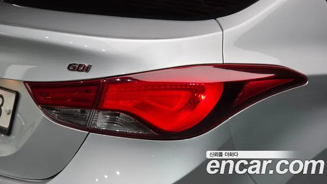 Hyundai Avante — фото 23