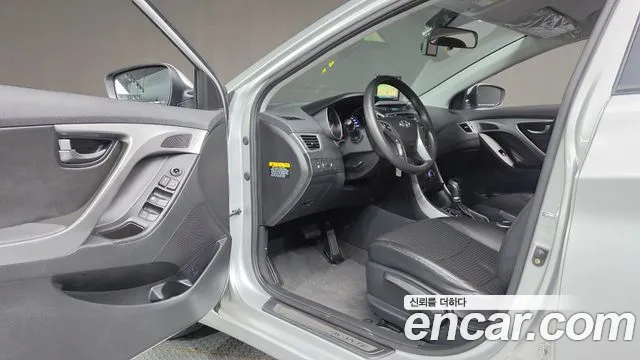 Hyundai Avante — фото 26
