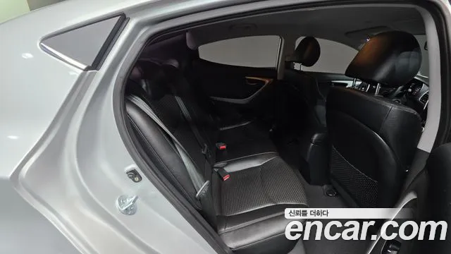 Hyundai Avante — фото 29