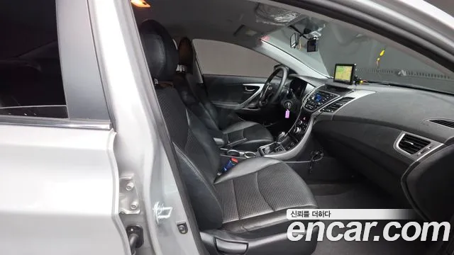 Hyundai Avante — фото 10