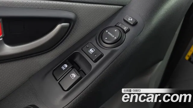 Hyundai Starex — фото 15