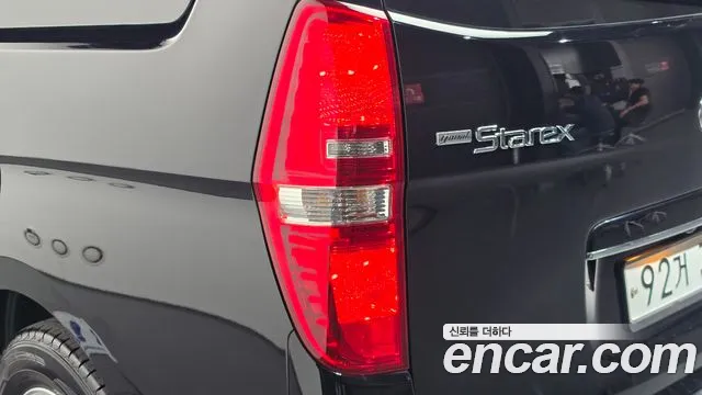 Hyundai Starex — фото 23