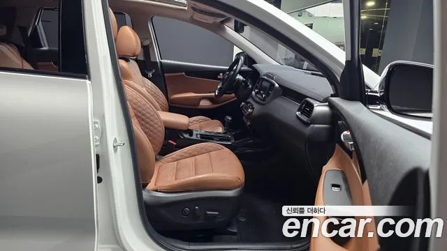 Kia Sorento — фото 11