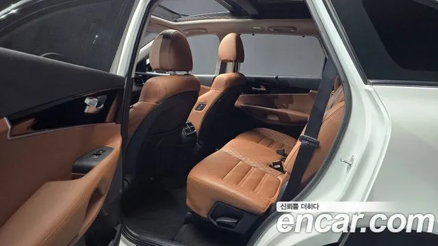 Kia Sorento — фото 12