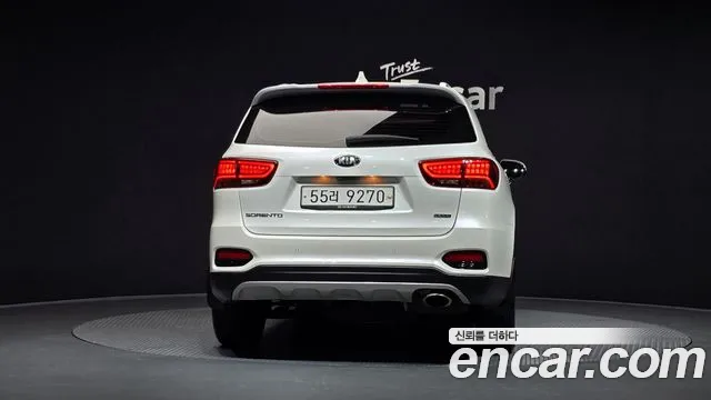 Kia Sorento — фото 4
