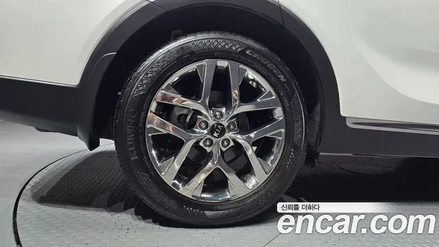 Kia Sorento — фото 5