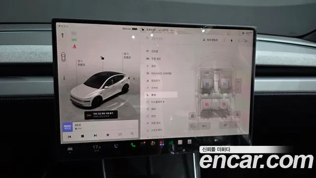 Tesla Model Y — фото 16