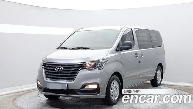 Hyundai Starex — фото 1