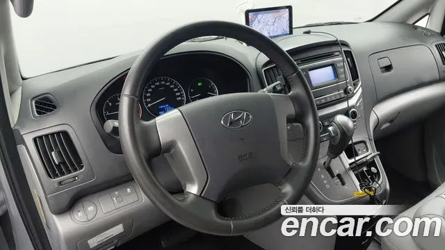 Hyundai Starex — фото 13