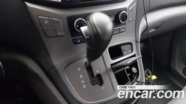 Hyundai Starex — фото 14